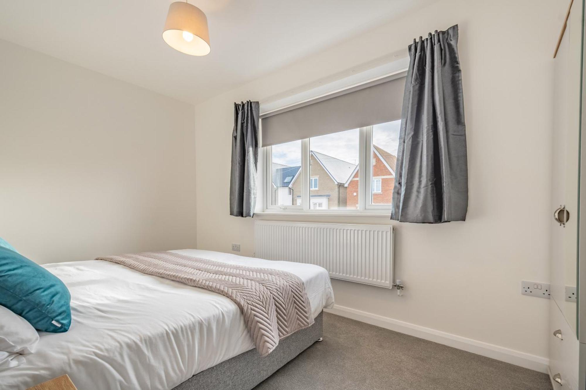 Modern, City Living Apartments- Private Parking Oxford Room photo
