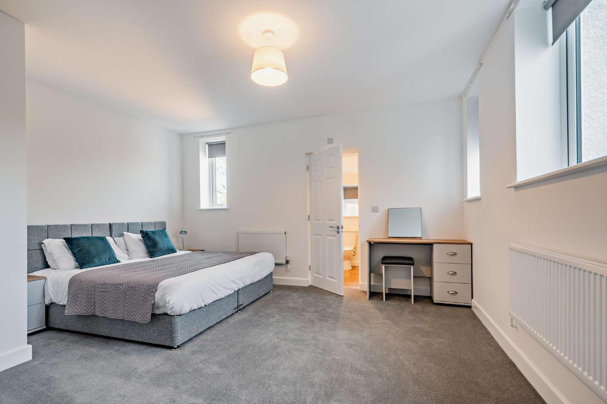 Modern, City Living Apartments- Private Parking Oxford Room photo