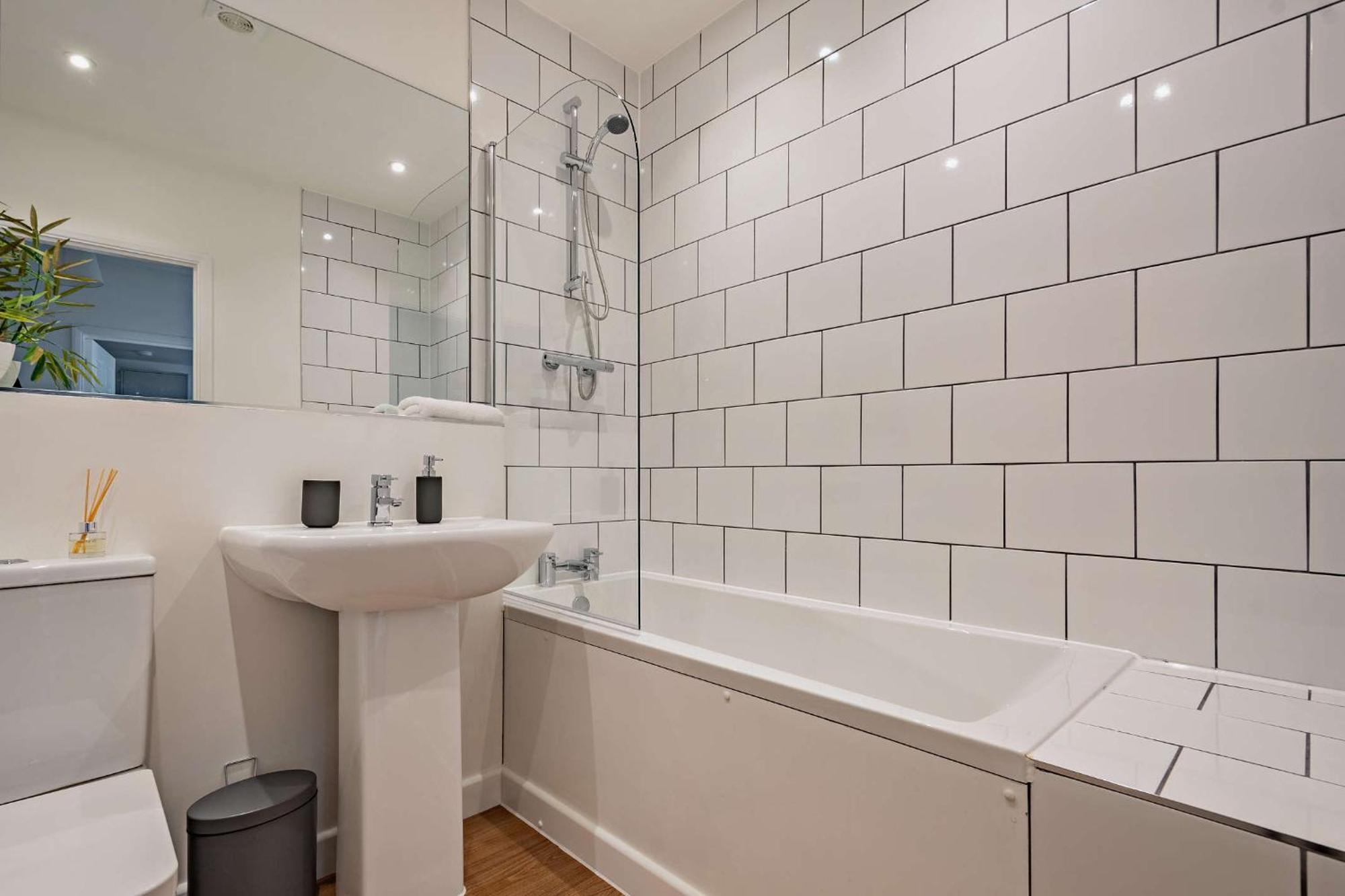 Modern, City Living Apartments- Private Parking Oxford Room photo