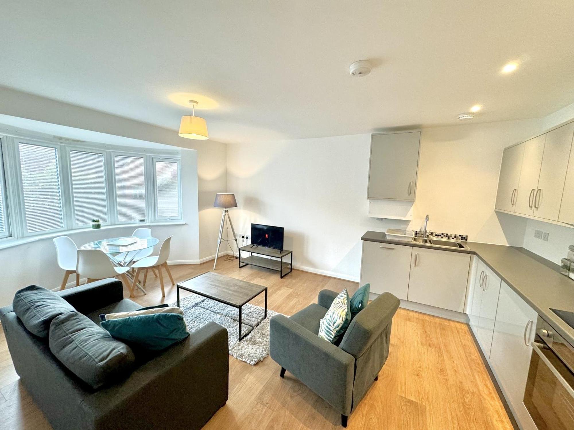 Modern, City Living Apartments- Private Parking Oxford Exterior photo