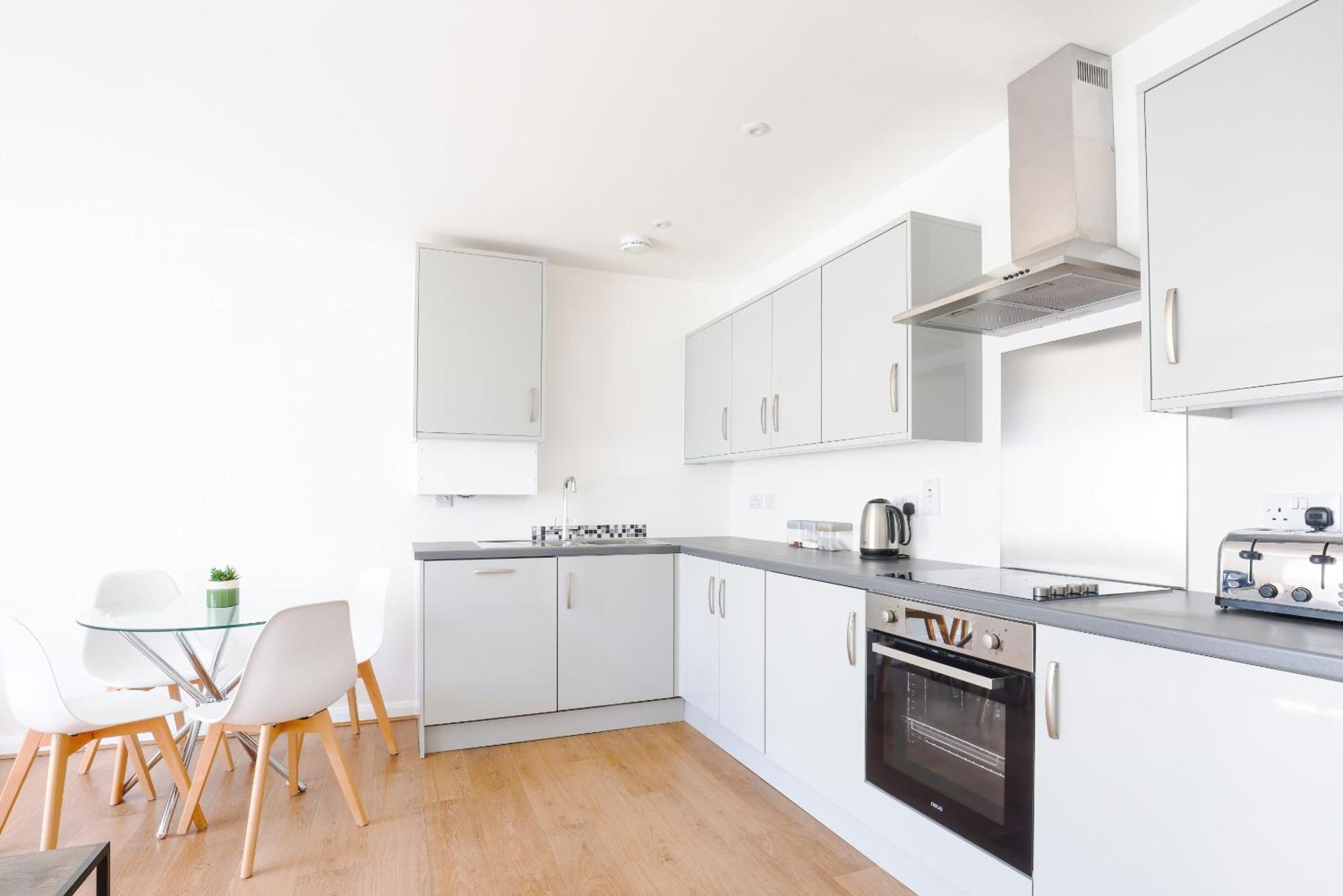 Modern, City Living Apartments- Private Parking Oxford Room photo